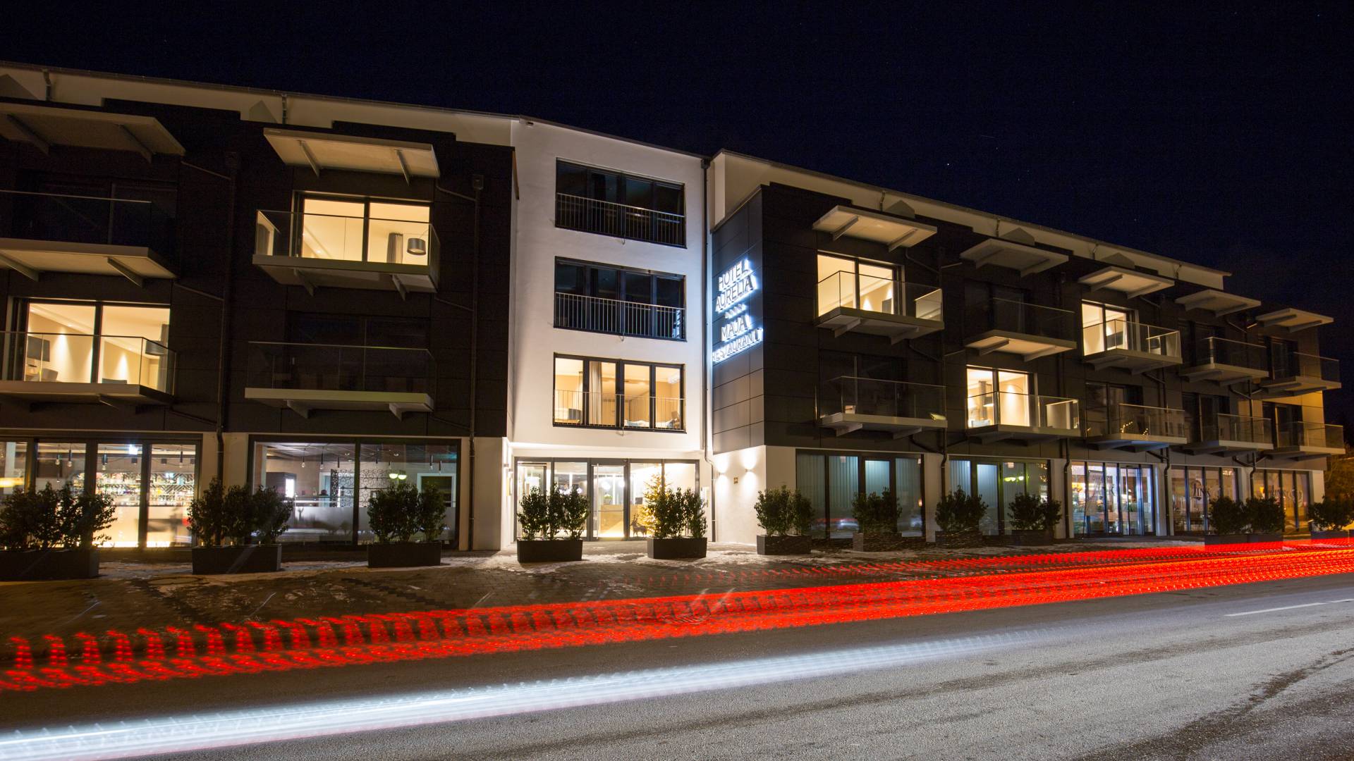 Außenansicht Hotel Aurelia bei Nacht