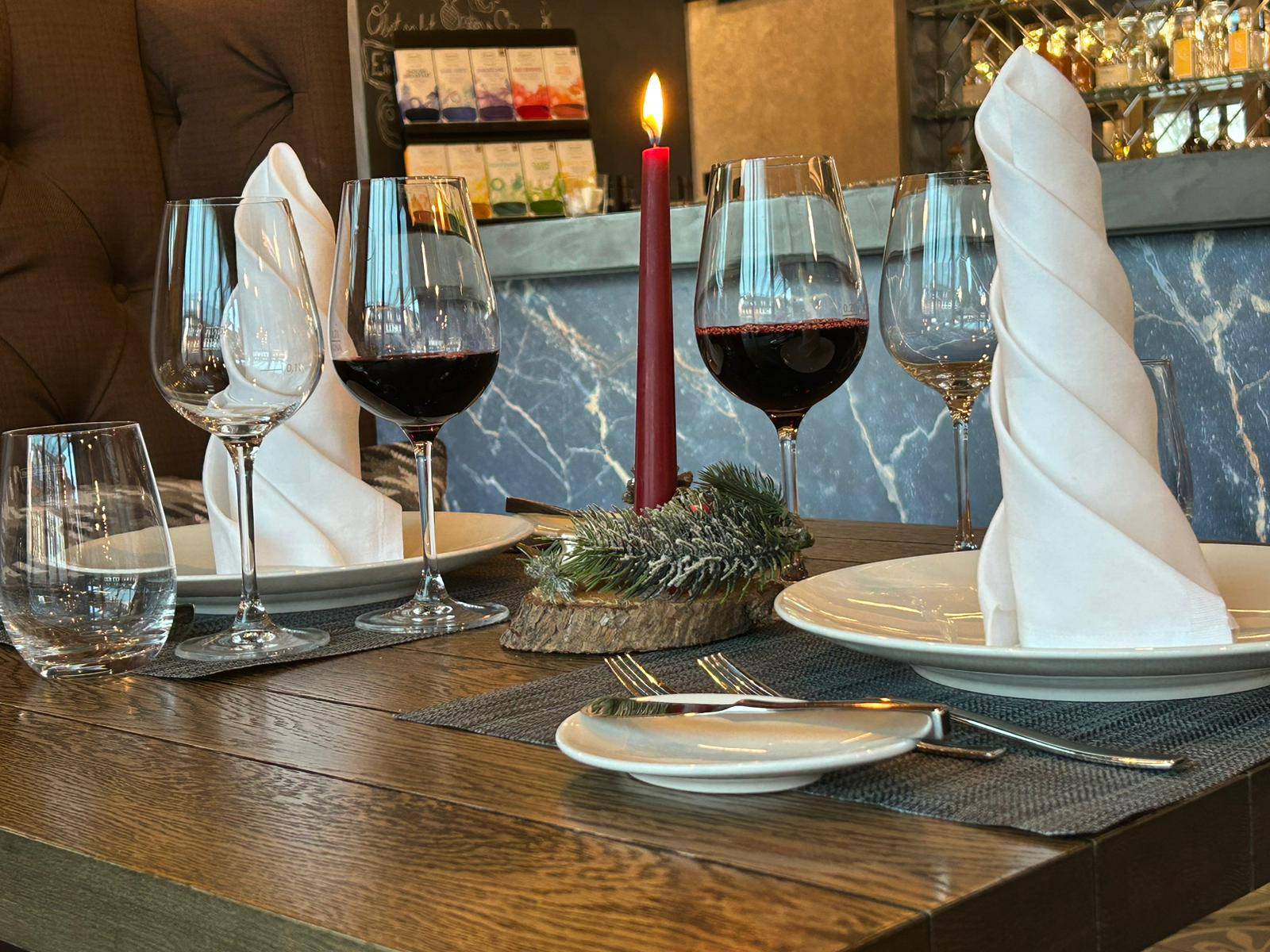 Rot- & Stein-Wild aus eigener Jagd - Hotel Aurelia